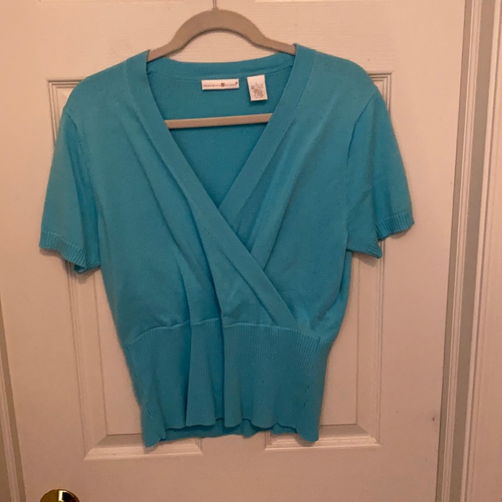 Light weight sweater